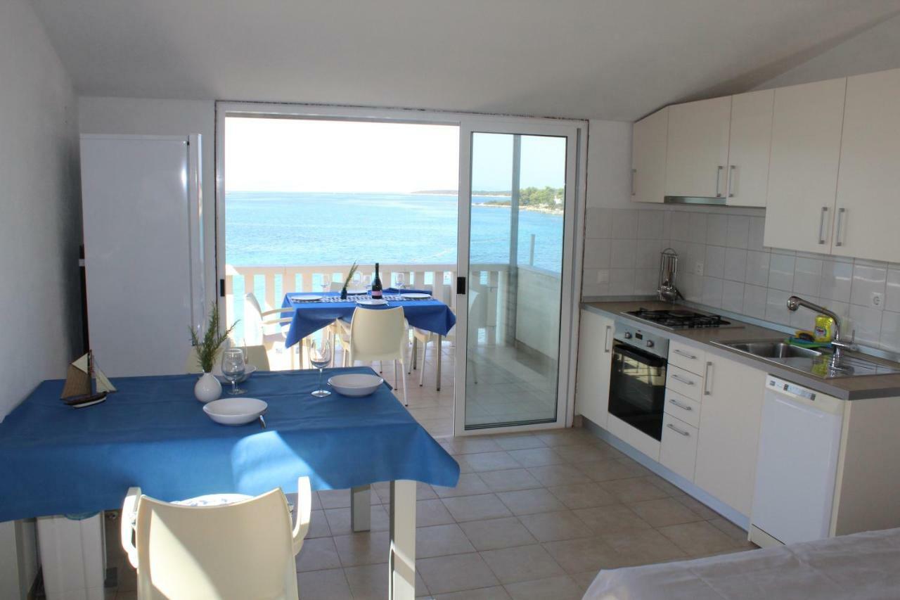 Apartments Andrea Vela Luka Exterior photo