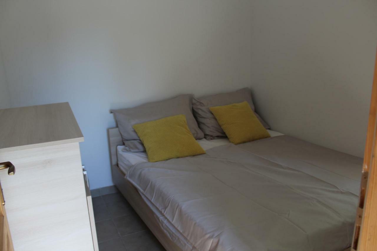 Apartments Andrea Vela Luka Exterior photo