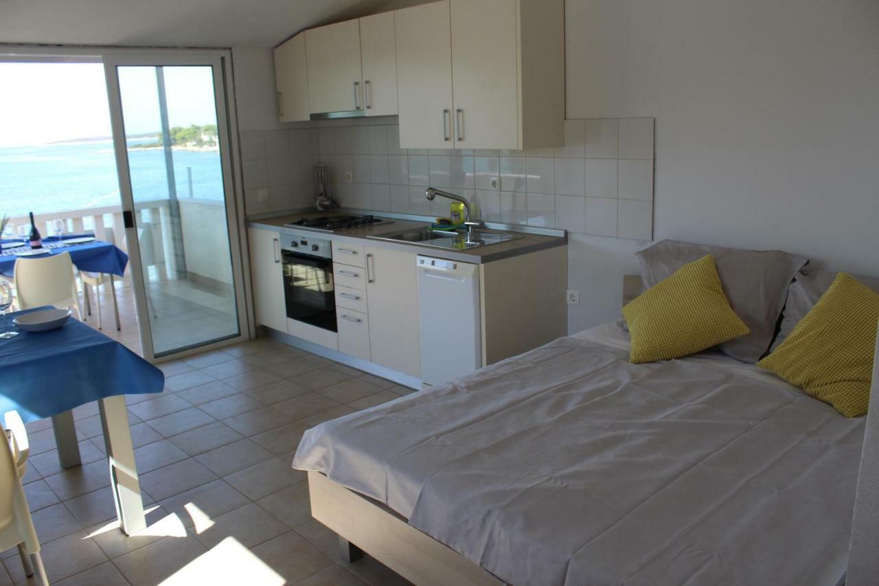 Apartments Andrea Vela Luka Exterior photo