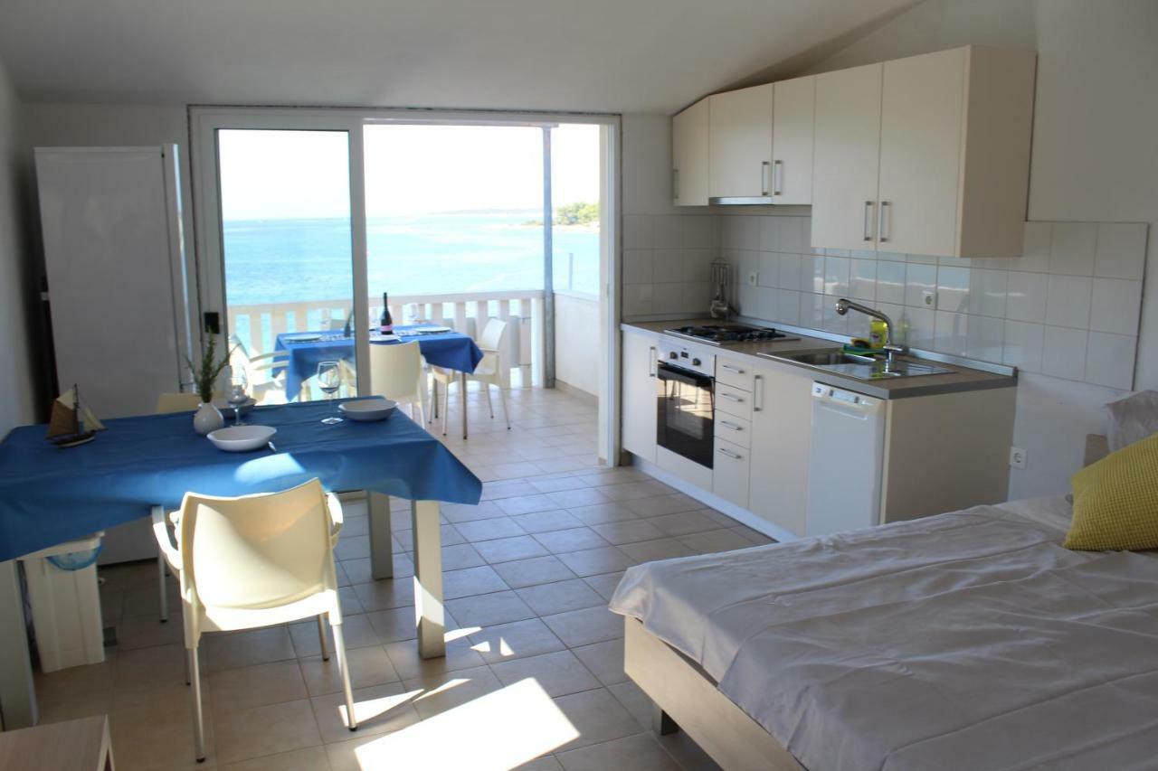 Apartments Andrea Vela Luka Exterior photo